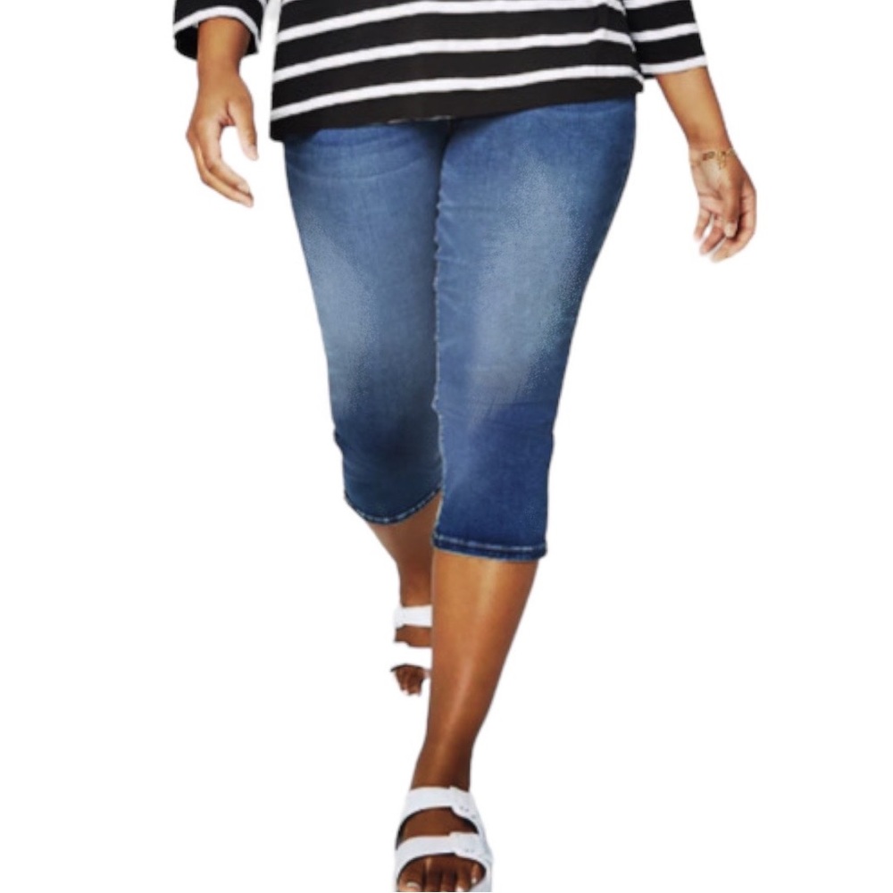 LANE BRYANT Flex Magic Waistband Signature Fit Mid-Rise Pedal Jeans